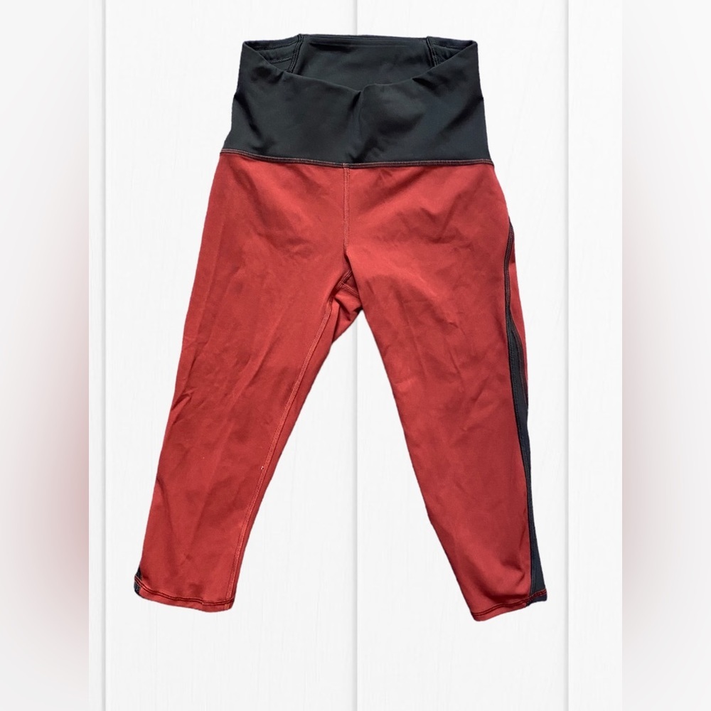 Lululemon Women's Dark Red  Cropped Leggings Size 2